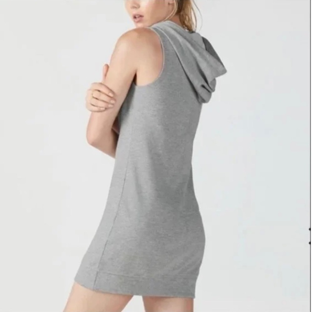 Fabletics Yukon Mini Hoodie Dress Size Large Pullover Gray Sleeveless Activewear